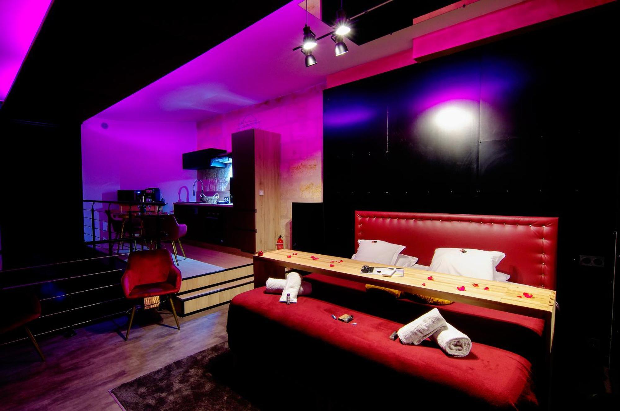 Mieuxqualhotel Jacuzzi Privatif Love Room Bordeaux Eksteriør billede